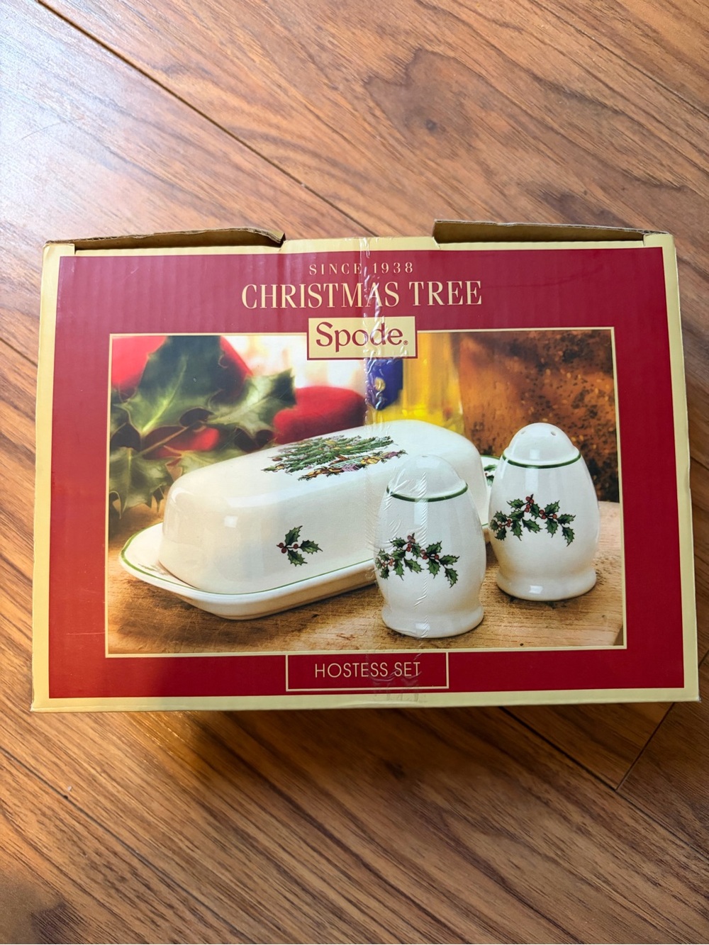 Spode White Holiday Holly Hostess Set with Green and Red Accents